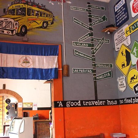 Bigfoot Hostel Леон Екстер'єр фото
