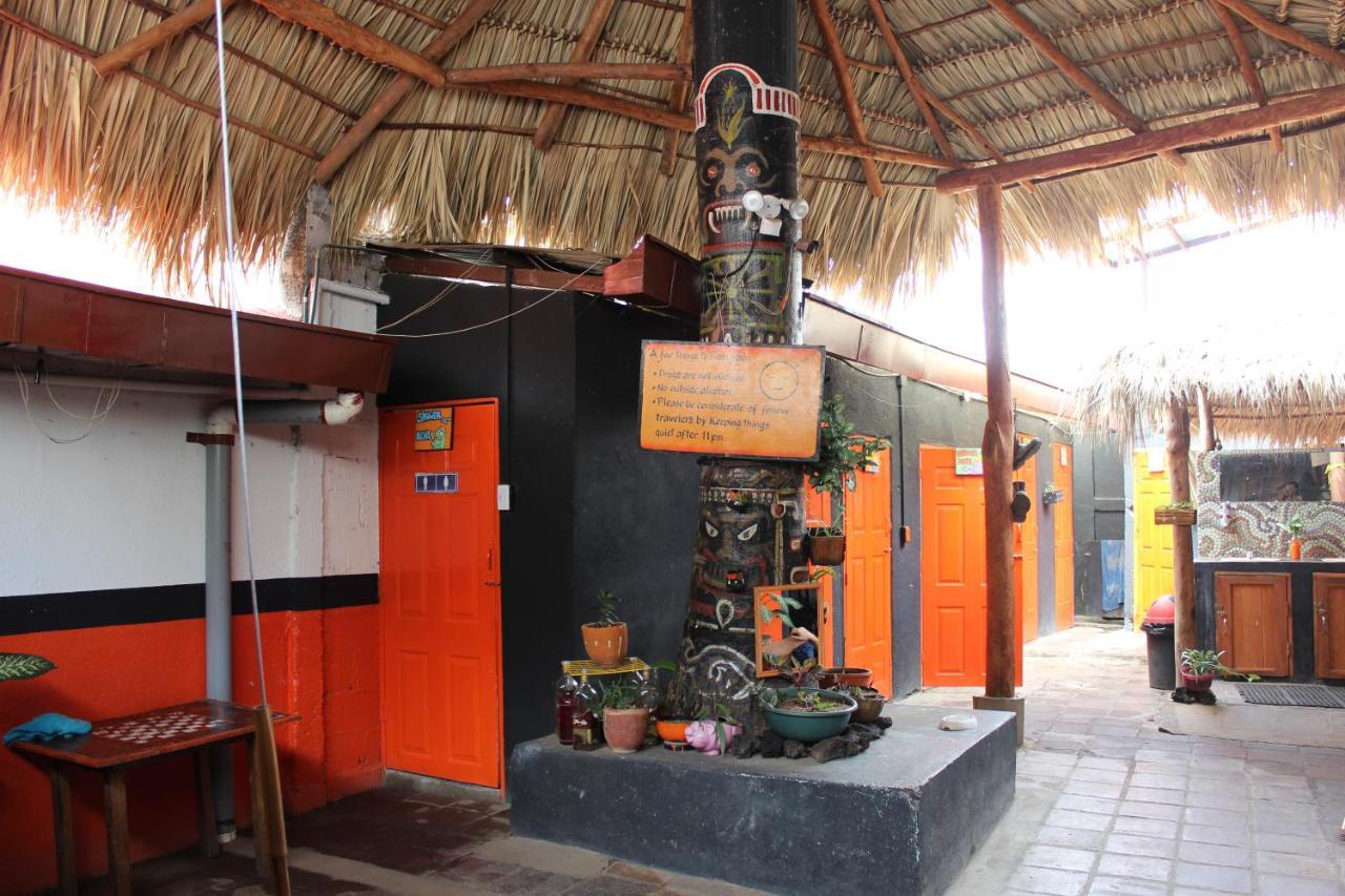 Bigfoot Hostel Леон Екстер'єр фото