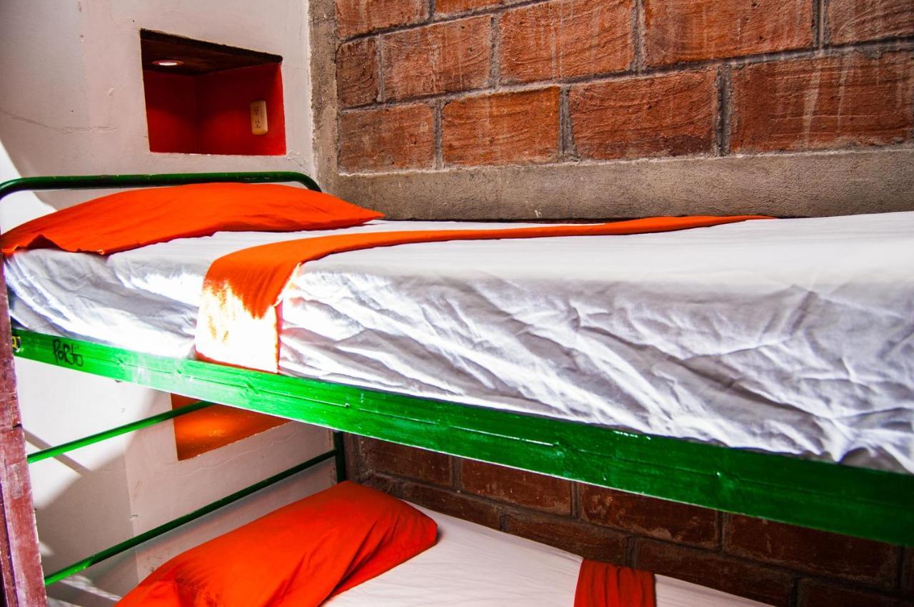Bigfoot Hostel Леон Екстер'єр фото